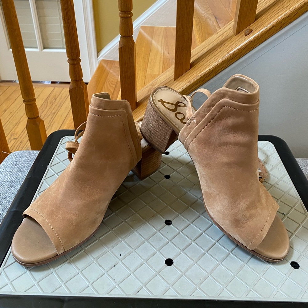 SAM EDELMAN Tan Suede Slides.